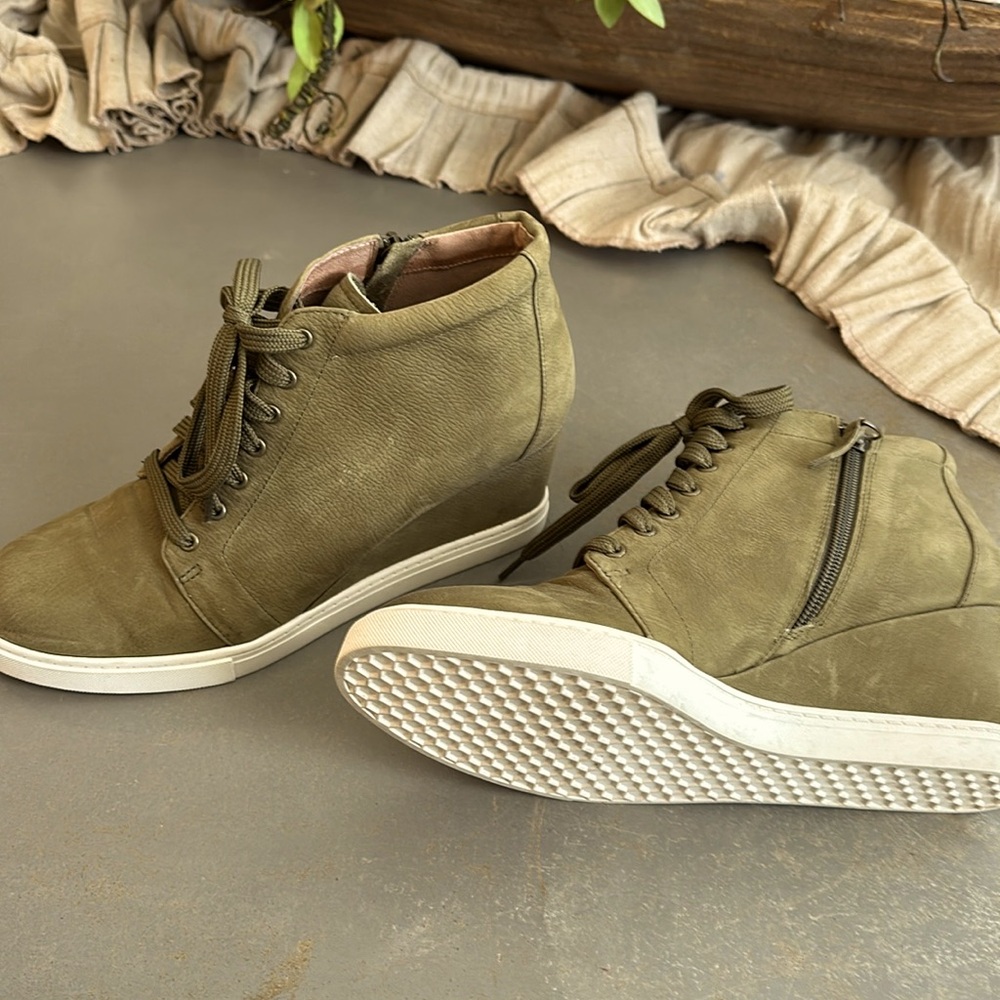 Caslon leather/ suede wedge sneaker size 9.5.  These were only worn once.